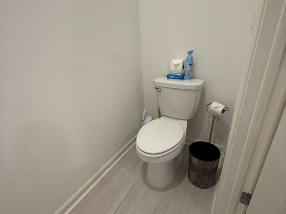 Fresh, clean bathroom